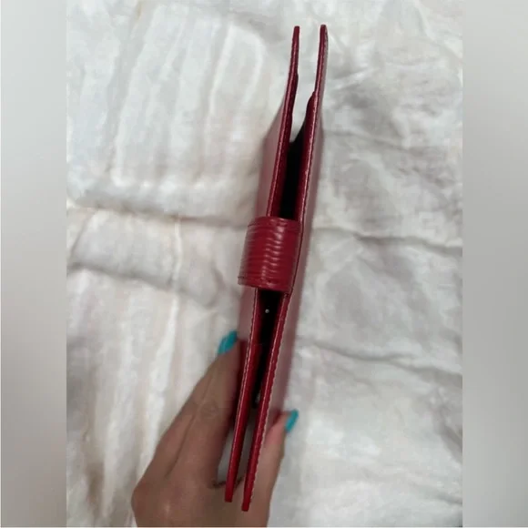 SOLD—Louis Vuitton Red Epi MM Agenda - Picture 4 of 9